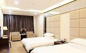 Longyan Yue Feng Super 8 Hotel
